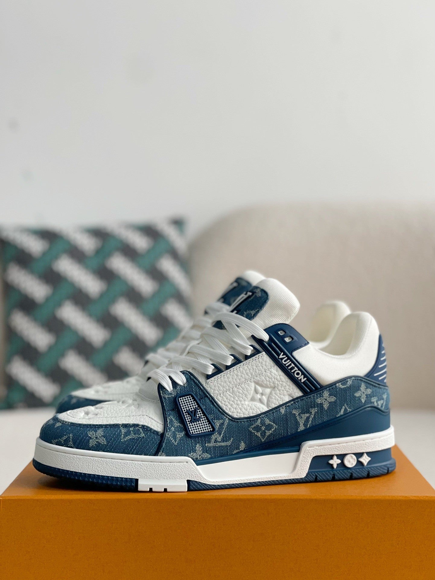 TENIS LV  TREINER SNAKERS AZUL