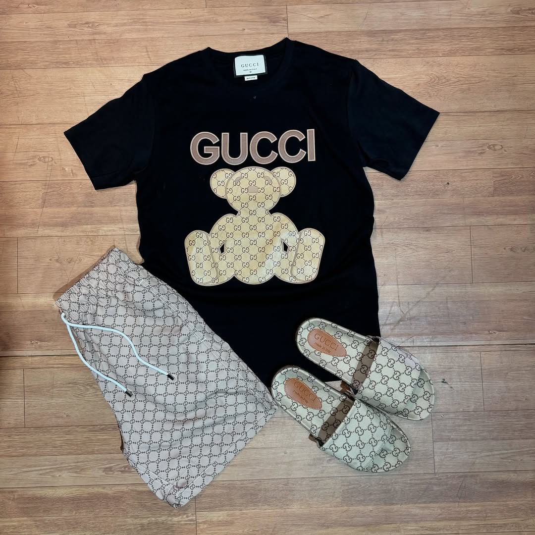 Kit de Grife da  Gucci [CAMISA + BERMUDA + CHINELO]