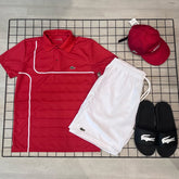 CONJUNTO  DA LACOSTE BRANCO COM VERMELHO  ( CAMISA+SHORT+ BONÉ+CHINELO)